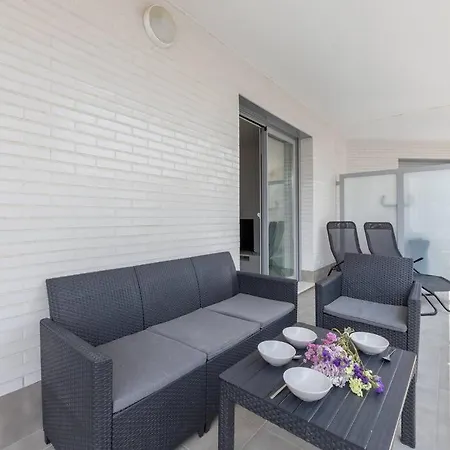 Apartment New 3 Bedroom With Rooftop Pool Rdr281