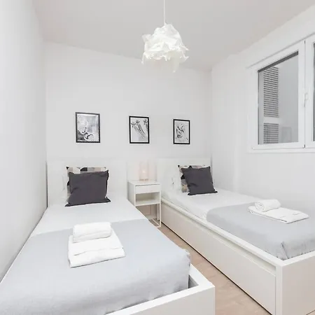 New 3 Bedroom With Rooftop Pool Rdr281 Marbella