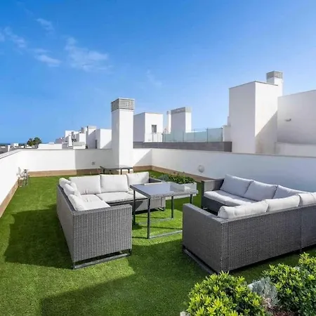 Apartment New 3 Bedroom With Rooftop Pool Rdr281 *