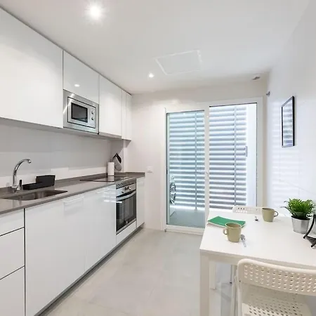 Apartment New 3 Bedroom With Rooftop Pool Rdr281 *